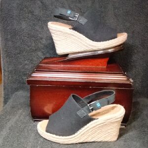 TOMS MONICA ESPADRILLE WEDGE HEEL SANDALS, WOMEN'S SIZE-8. (NWOB)